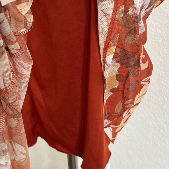 Chic Floral Midi Dress in Rust and Cream - Picture 6 of 10